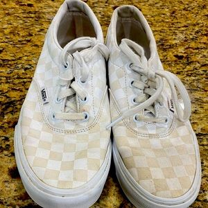 Vans checkered white